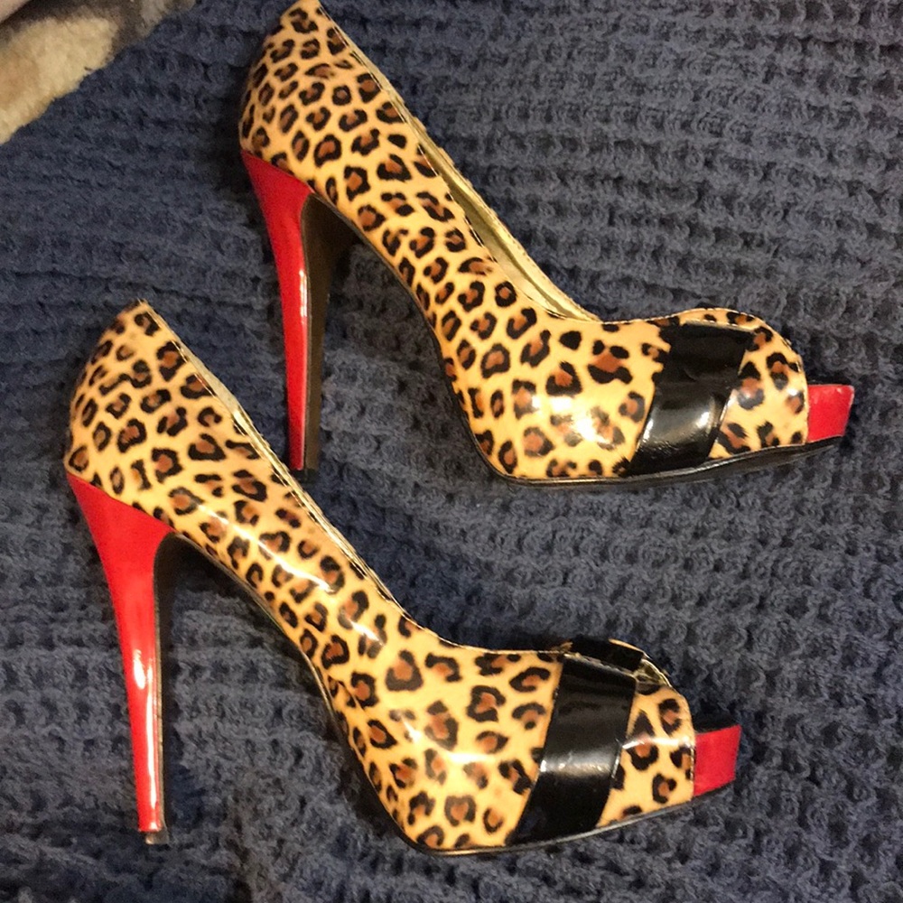 Anne Michelle Cheetah Heels - Picture 1 of 6